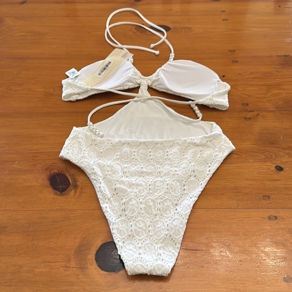 DEVON WINDSOR
Riley Swimsuit Ivory Eyelet NWT - Picture 5 of 8